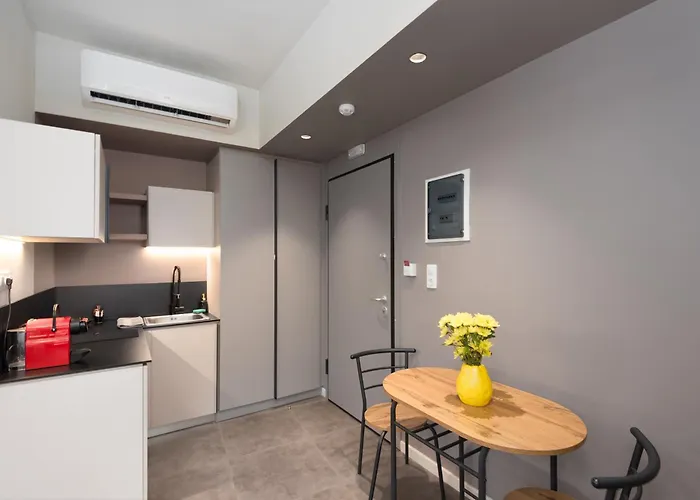 M17 Studios & Suites In The Heart Of
