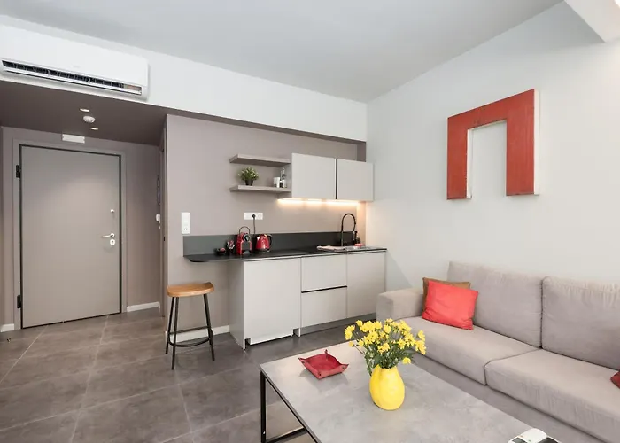 M17 Studios & Suites In The Heart Of