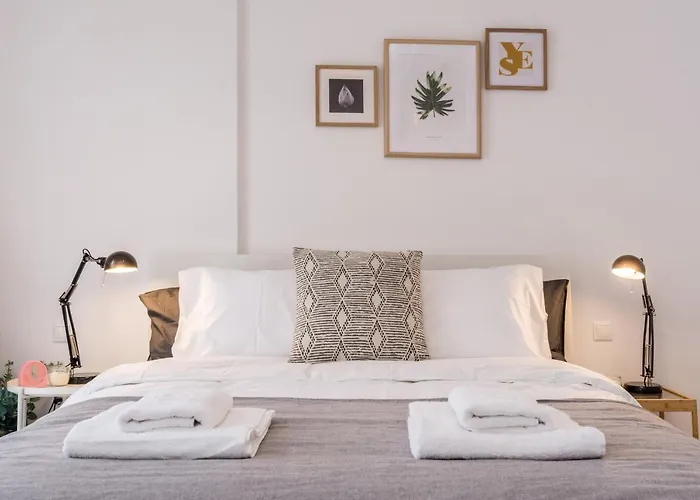 Wide Comfy Studio Apartment Centrally Located In Thissio